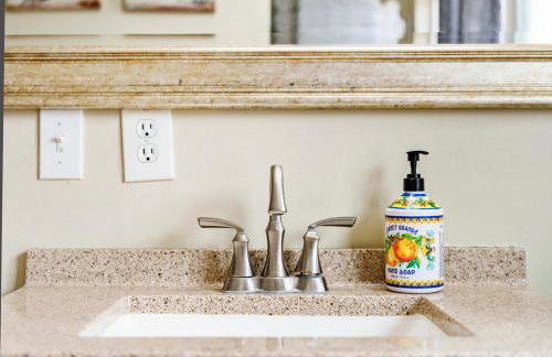 Oceanside Rocks Family Vacation Home - Photo 21