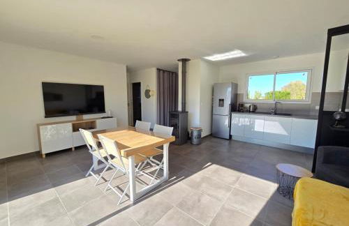 Maison calme 4 pers. à 3km de la mer avec jardin, clim, TV, vélos, BBQ et hamac - FR-1-777-20 - Foto 3