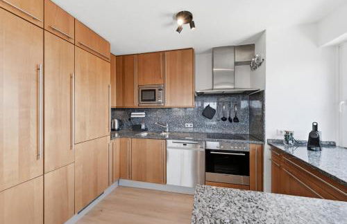 Malu Rooms - Über den Dächern der Stadt, Zentrum, Parkhaus, Panorama, Terrasse, höchste FeWo der Stadt - Foto 17