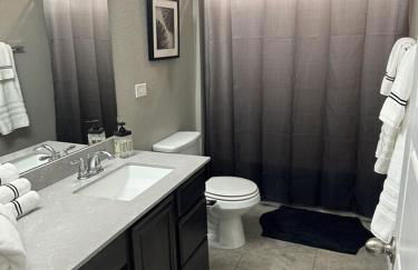 Relax with Spacious Modern Simplicity - Photo 25