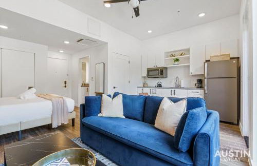 Vibrant Austin Studio Balcony plus Parking and Wi-Fi - Foto 1