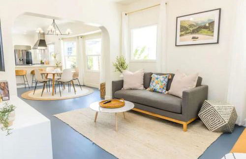 Little Italy 3BD Home with Huge Patio & Backyard - Foto 2