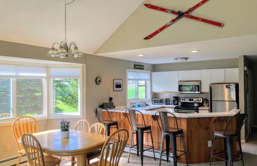 F3 Fairway Village Condo with great mountain views, 8 minute walk from Omni Mount Washington Hotel! - Foto 4