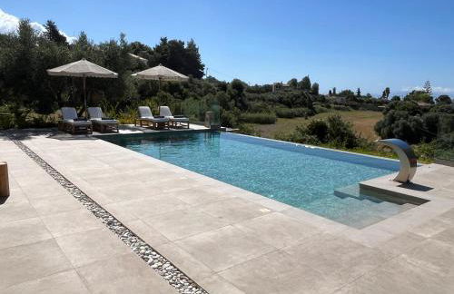 Elaiopetra Kefalonia - Stonehouse Hideaway with pool - Modern Luxury with Serene Sea and Mountain Views - Foto 38