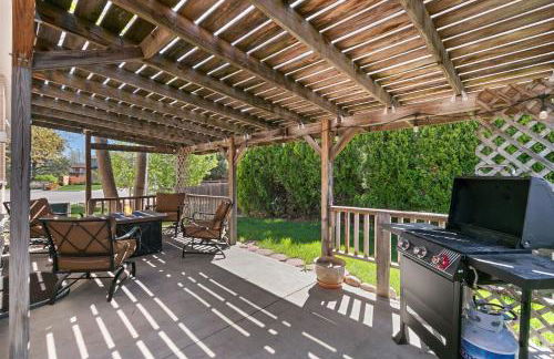 Charming Home with RV Parking - 30 miles from RMNP! - Foto 24