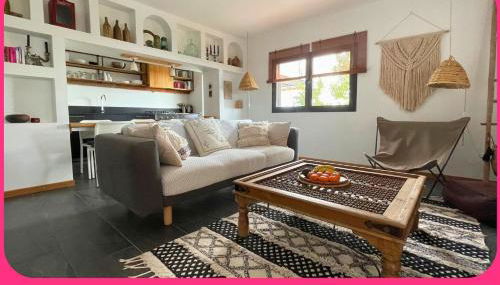 Full Relaxation - Private Villa - Sea View - Stunning Garden - 2 Terraces - 2 Bedrooms - Wifi - Parking - Washing Machine - Foto 4