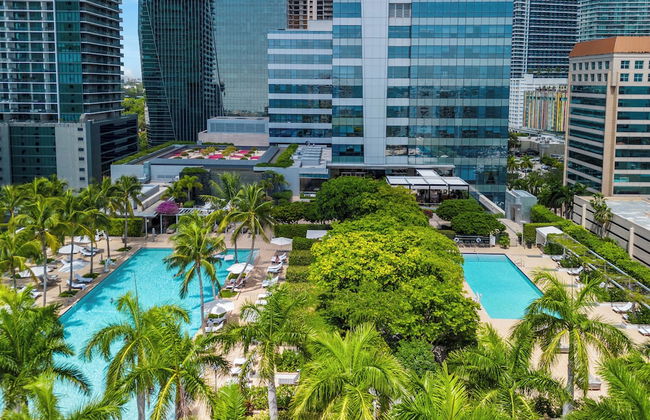 Luxury Condos at Four Seasons - Foto 1