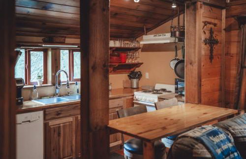 Great Frontier Cabin at American Heartland Cabins - Photo 13