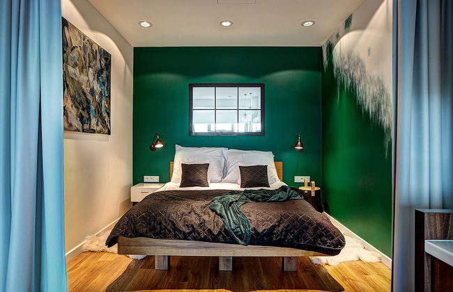 Sky Tower Apartments - Photo 3