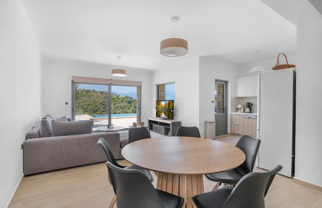 Villa Chriselia - 3 Bedrooms With Sea Access - Photo 6