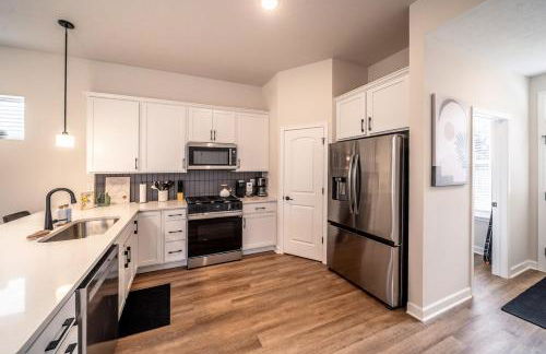 Arcade Game Room! Luxury New 3BR CLE Clinic UnivCircle Little Italy - Foto 9