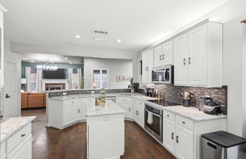 5-BD Vacation Retreat w Pool & Ping Pong - Foto 13