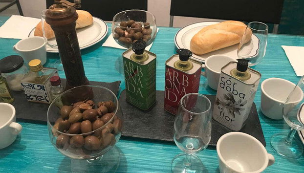 Degustação de azeites com café da manhã típico - Photo 4
