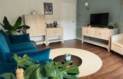 A Modern Classic 2 bed apartment by Graves Park - Foto 1