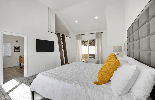 Castlewood by Avantstay Malibu Cliffside + View - Photo 50