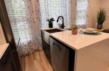 Sacred Heart HospitalHuckleberrysMin to Dwntn - Foto 12