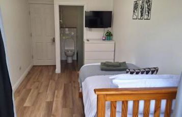 NEW 3 bedrooms Flat in Ashford near Heathrow - Foto 13