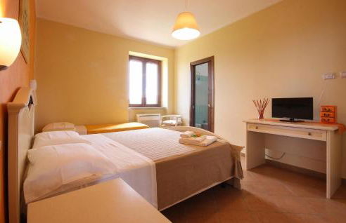 Pet Friendly Home In Laureana Cilento - Foto 17