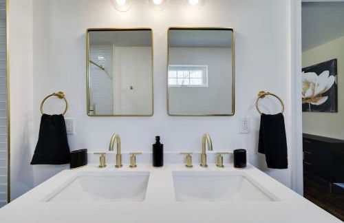 Luxe Lrg Pocono House for 18 Hot Tub/Gameroom/Pool - Foto 44