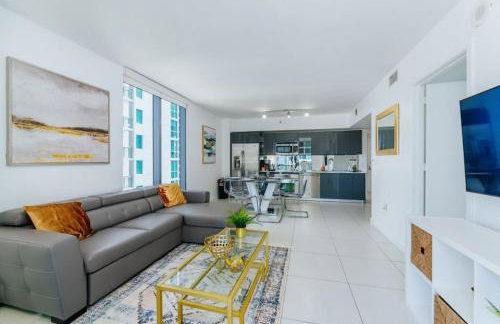 Exclusive, Amazing, Bright and Spacious at Brickell - Foto 1