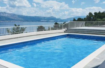 Apartment Kate Slatine - Photo 1