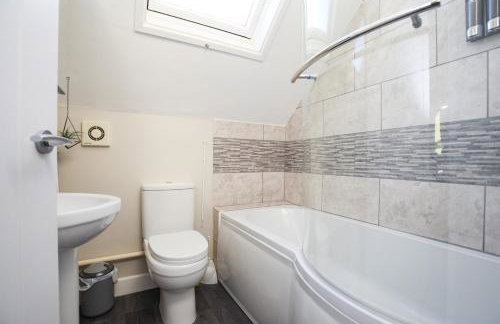 Modern Spacious Apartment Steps from City Centre - Foto 17