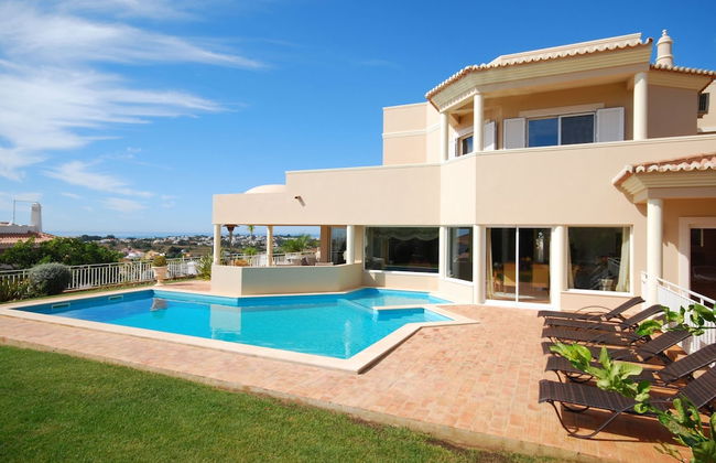 Lavish Villa With Private Swimming Pool - Foto 1