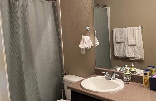 Stylish 4-Bed House - Spruce - Parking - Garden - Wi-Fi - Foto 22