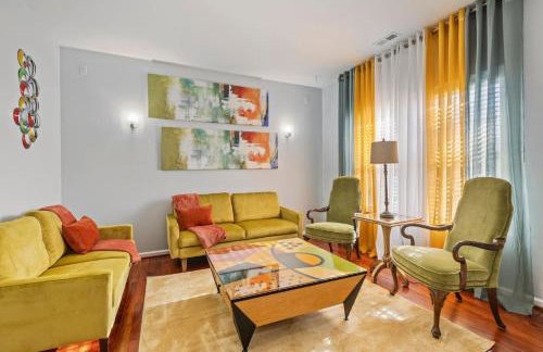 Elegant Retreat Spacious with Outdoor Fireplace - Foto 1