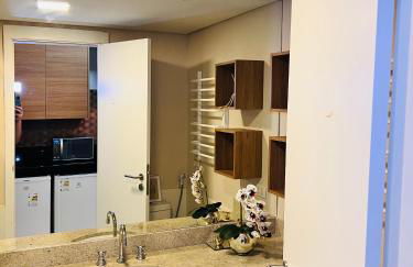 Granja Brasil - Lindo Studio - Com Piscina e Lazer - No Centro de Itaipava - Foto 72