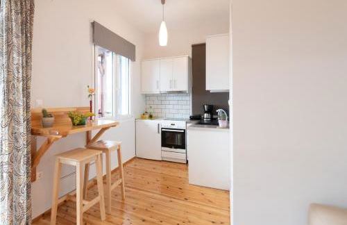 Blue Window - Photo 10