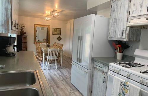 Cheerful 3 Bedroom on a Park 10 Miles from Eugene - Foto 7