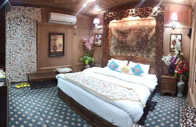 The Mughal Palace Eco Luxury Houseboat - Foto 4