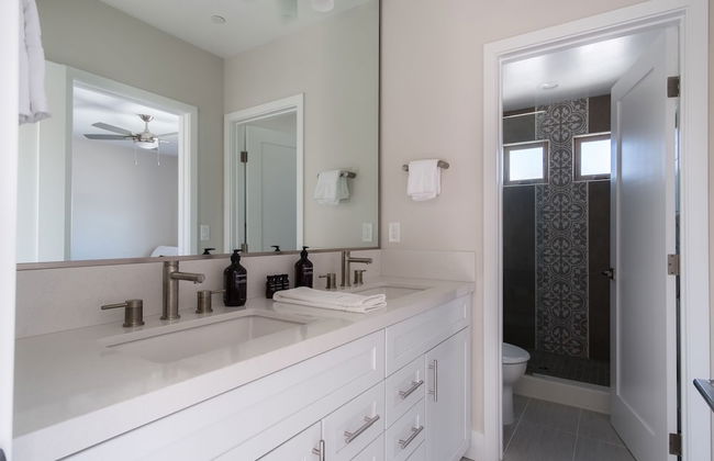 Skyline By Avantstay Modern Beach Retreat w/ Spacious Patio & Rooftop Views - Photo 18