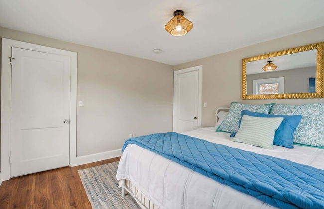 The Coastal Nest Stay for 5! - Photo 2