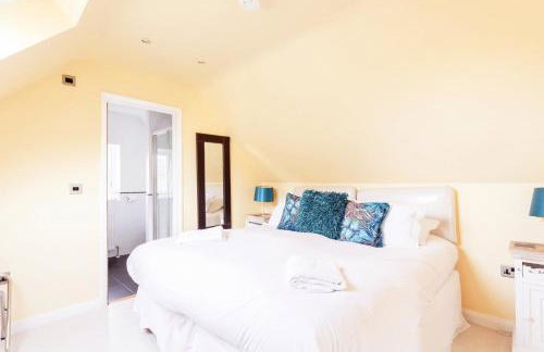 Hunter Heights Loft – Near Ventnor, Isle of Wight - Photo 4