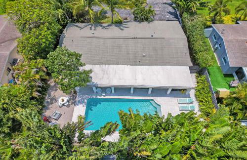 New! Waterfront Heated Pool, Fishing Pier, Designer Touches, 2mi to Beach - Photo 17