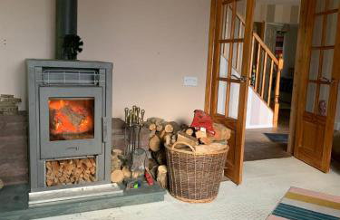 Spacious romantic party cottage with log burner and Ultrafast Fibre near pub Pet friendly - Foto 14