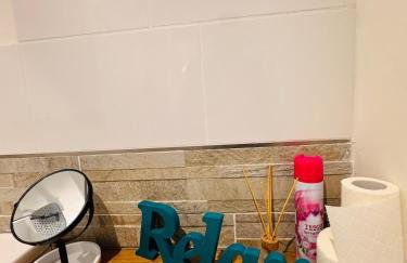 Swanky3Bed HomeModern Kitchen - Foto 35