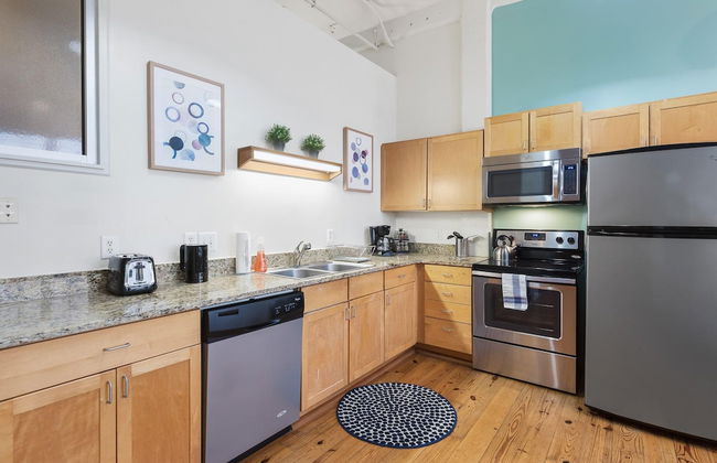 Hip & Vibrant 2 Bedroom Apartment with Parking & Wifi - Foto 25