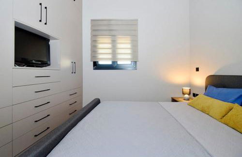 Politis Luxury Home - Photo 6