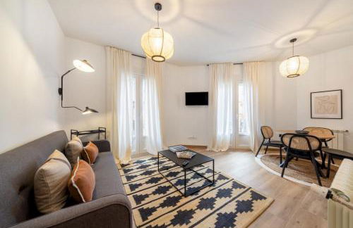 1Bedroom 1bathroom furnished - Rios Rosas - equipped in business area - MintyStay - Foto 5