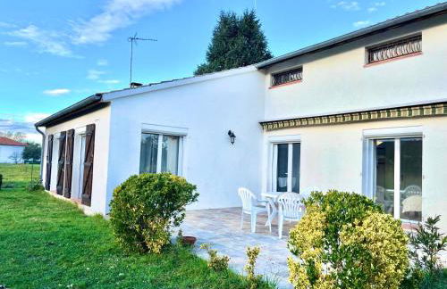 " Au coin du Lys " Garage - Jardin - Wifi - Foto 24