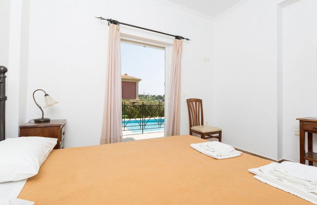 Villa Eleni Agios Stephanos - Foto 18