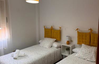 Alojamiento centrico en Hellin con garaje - Foto 11