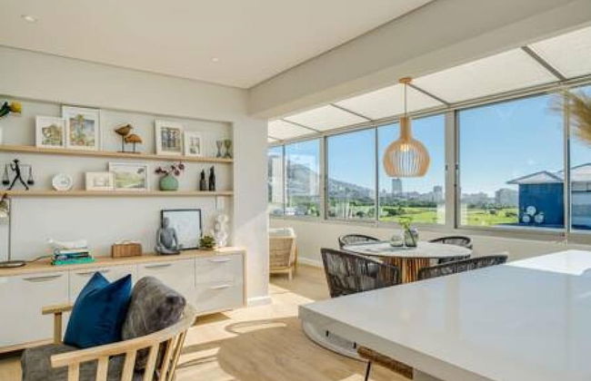 Exquisite Mouille Point Apt by Golf Course Serene Suite - Photo 22