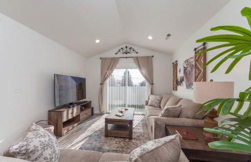 Modern Decor & Style KING bed Wifi with Garage - Foto 1