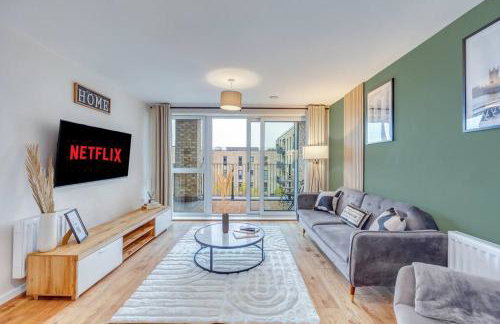 Beautiful Canal Side Apartment - City Centre - Balcony, Secure Parking, Self Check-In, Fast WiFi and Smart TV with Sky TV and Netflix by Yoko Property - Foto 2