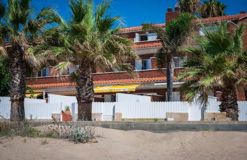 AT148 Frente la playa, jardín privado, vistas mar - Foto 41