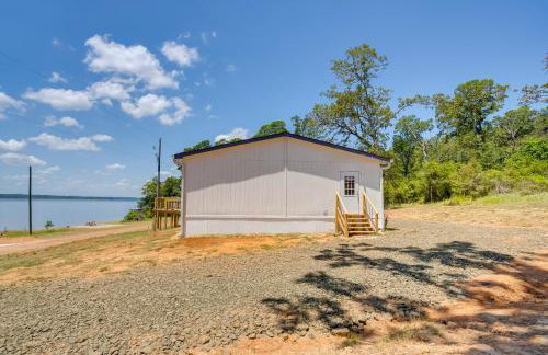 Fishermans Paradise Lake-View Home in Many! - Foto 24